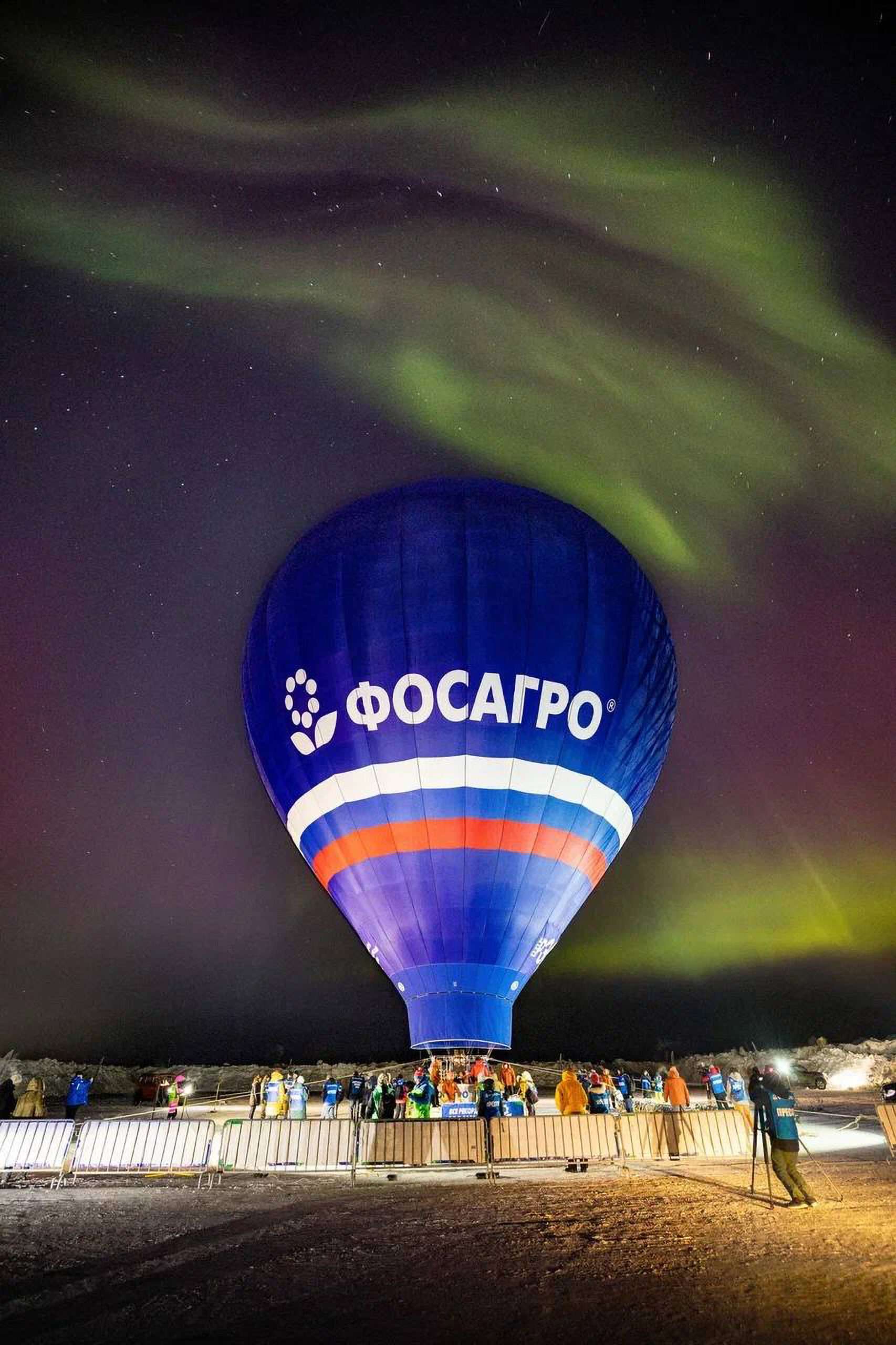 Read more about the article Russians Fly Over Arctic In Balloon And Claim Longest Flight World Record