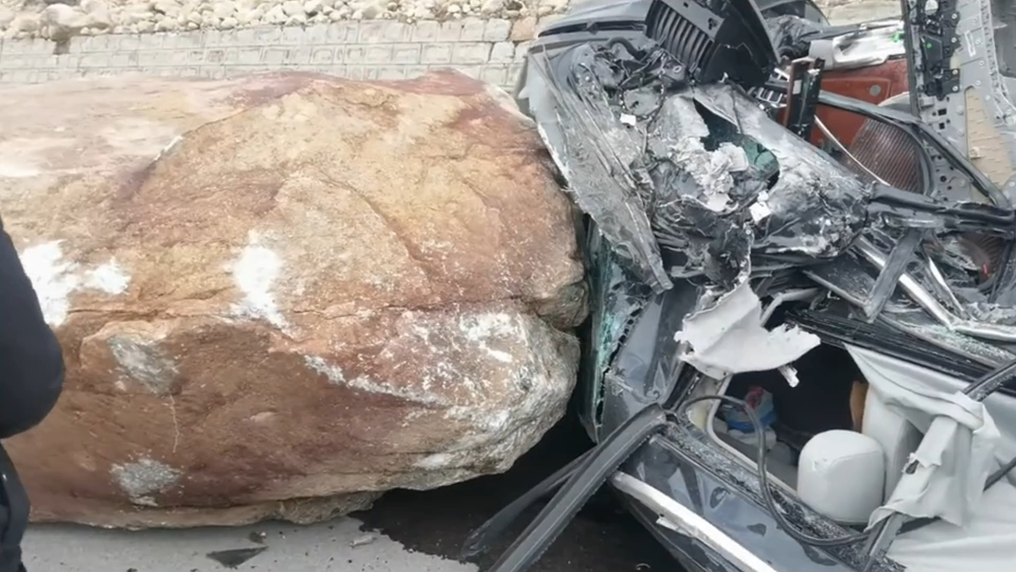Read more about the article Landslide Rock Crushes SUV