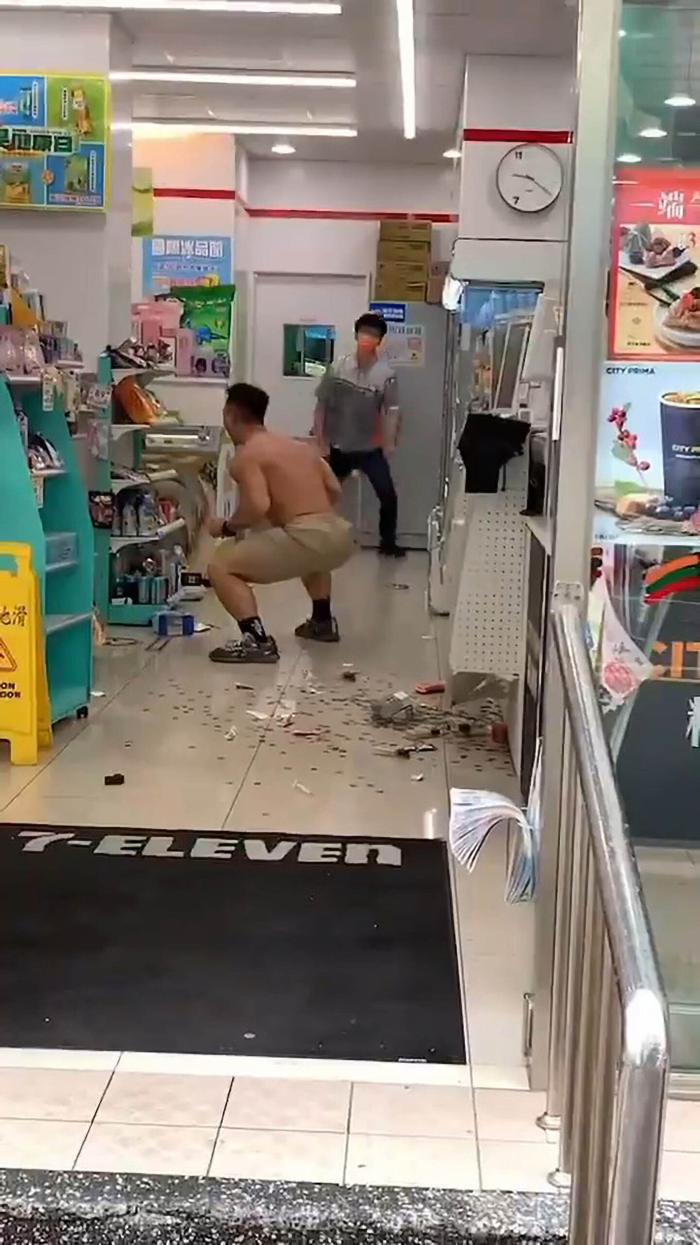 Read more about the article Bodybuilder Goes On Angry Rampage Inside Store Over Protein Snack
