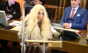 Read more about the article  Lefty City Councillor Turns Up To Plenary Session Dressed As Drag Queen