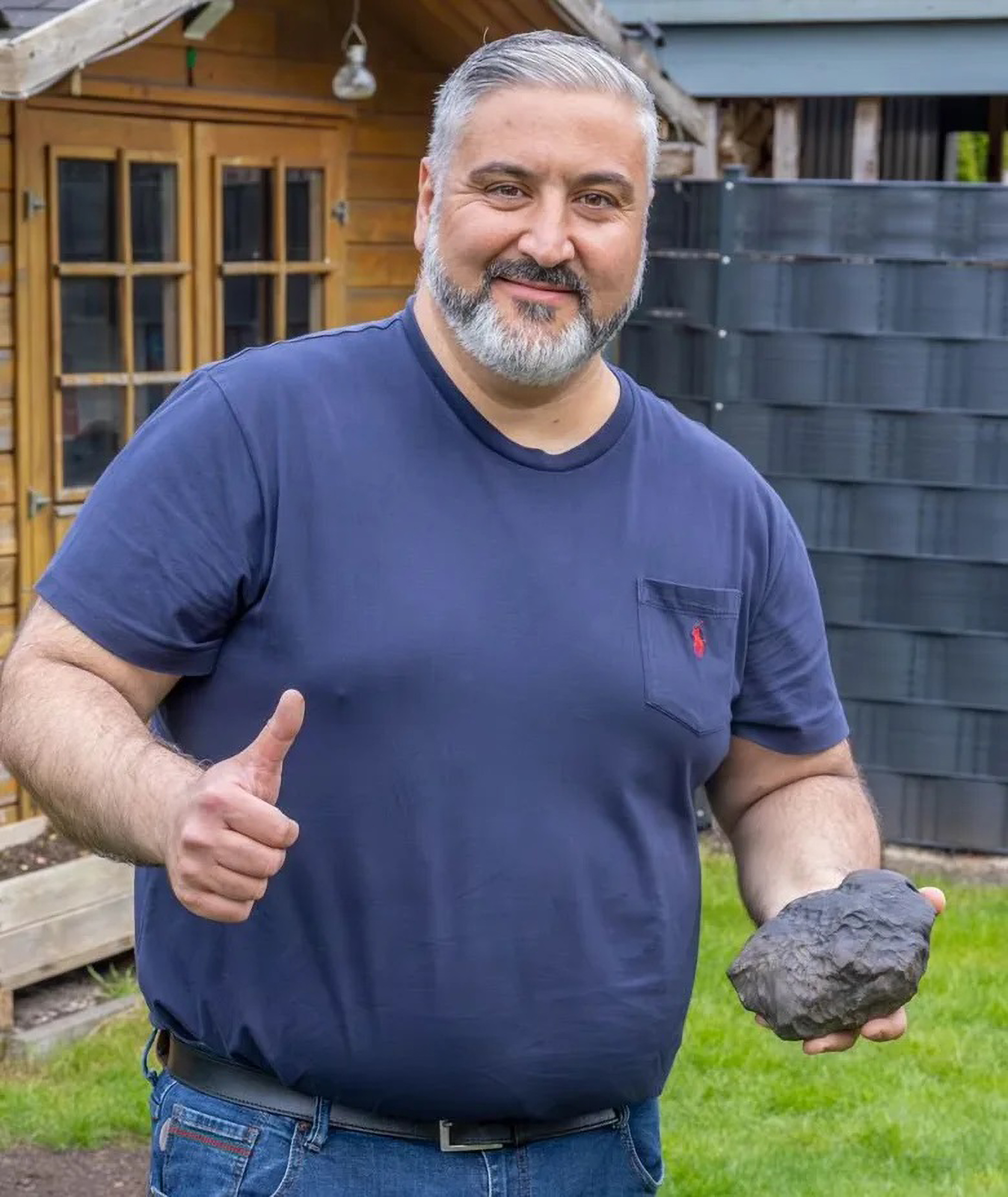 Read more about the article German Homeowner To Cash In Over GBP 170,000 After Jupiter Meteorite Landed In Garden