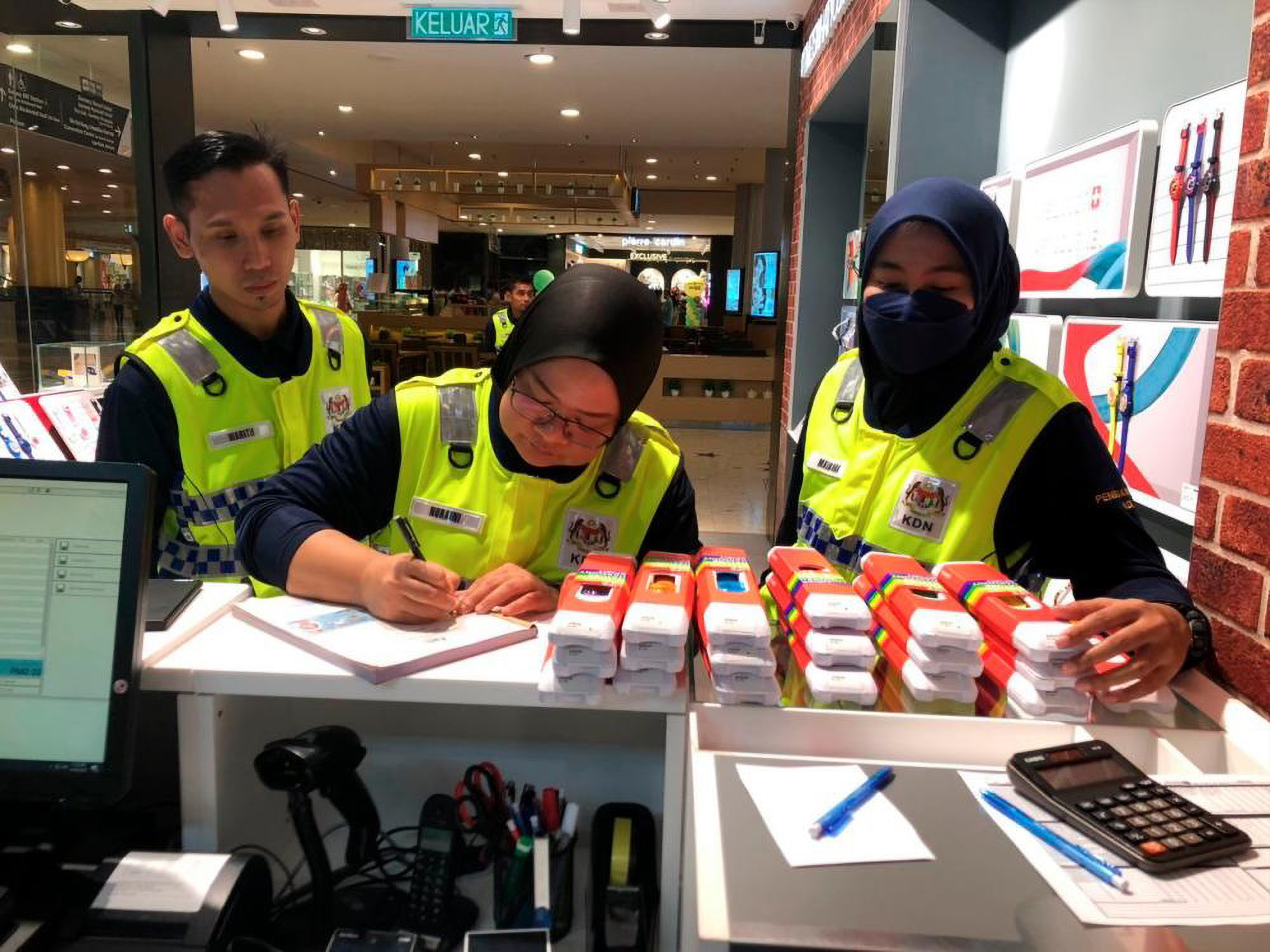 Read more about the article Malaysian Authorities Seize Swiss Rainbow Watches Symbolising LGBTQ+ Pride