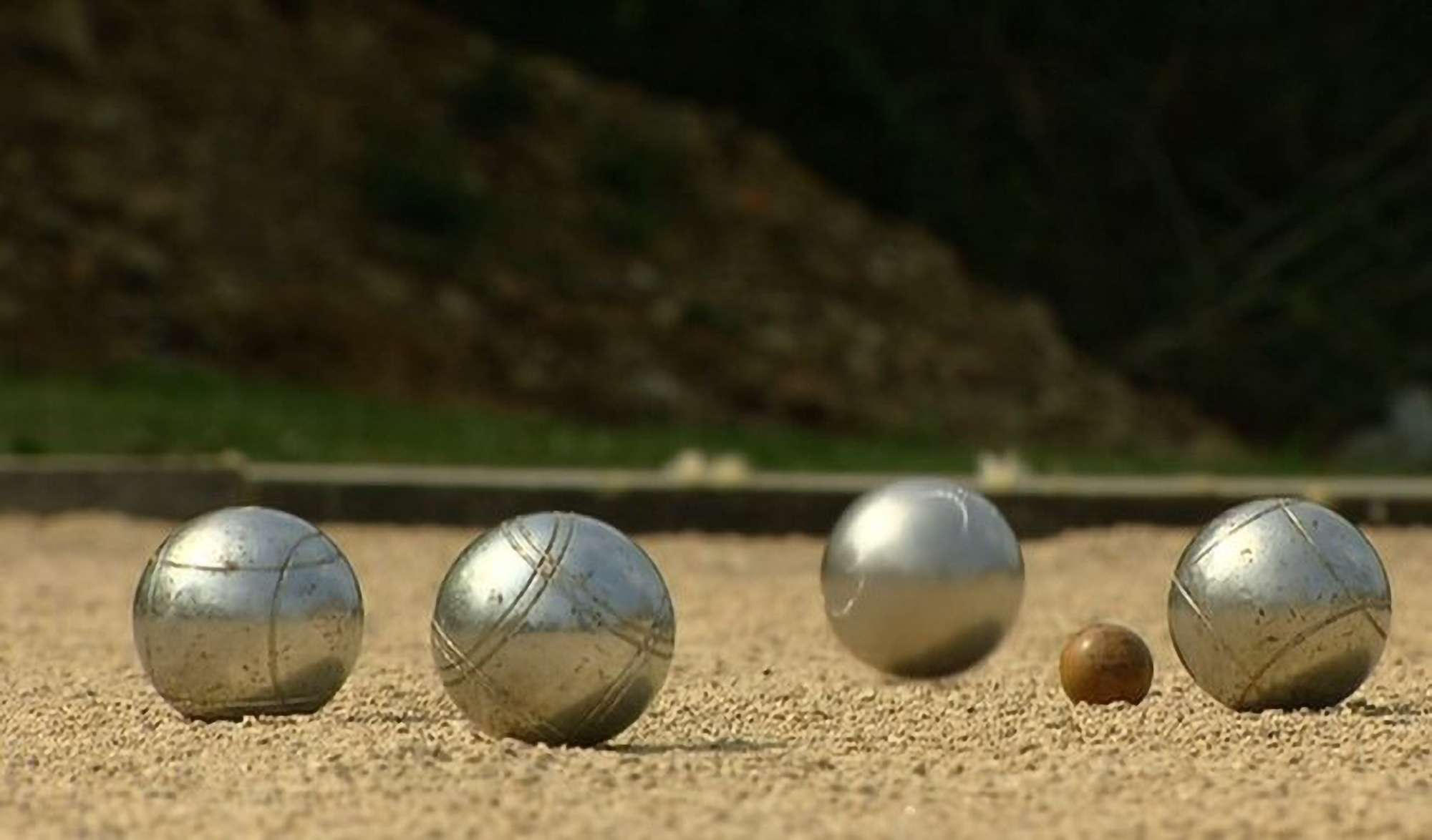 Read more about the article Metal Shards Embedded In Man’s Skull After Steel Petanque Ball Explodes At Bachelor Party
