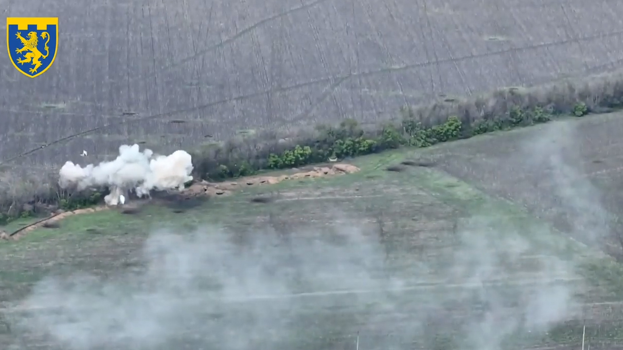 Read more about the article Ukrainian Artillery Destroys Russian Ammunition Field Storage