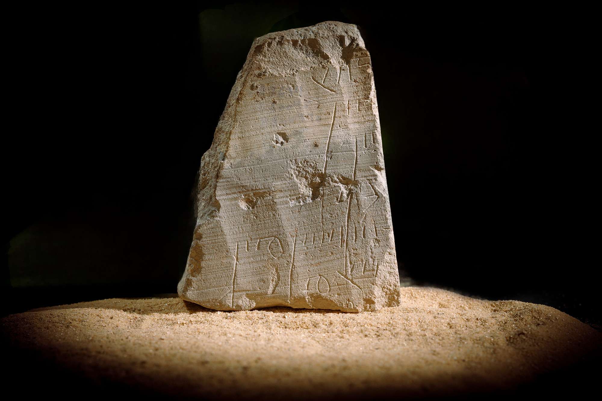 Read more about the article Archaeologists Discover Stone Receipt Dating Back 2,000 Years In Jerusalem