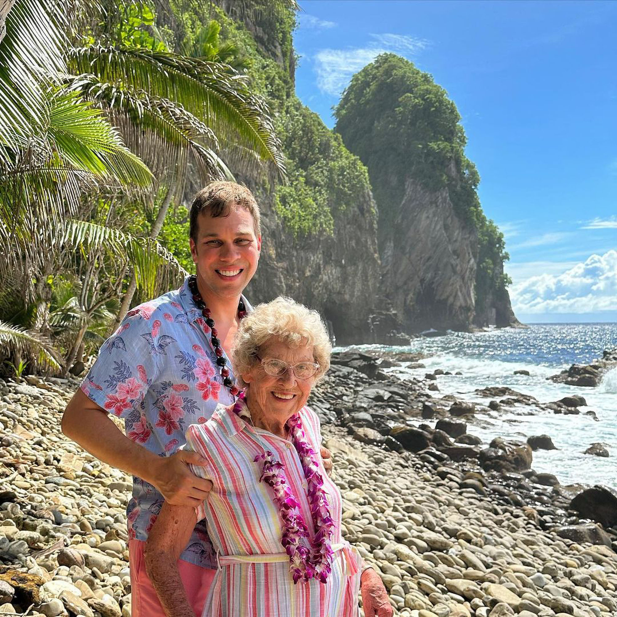 Read more about the article OAP, 93, Visits All 63 US National Parks With Grandson