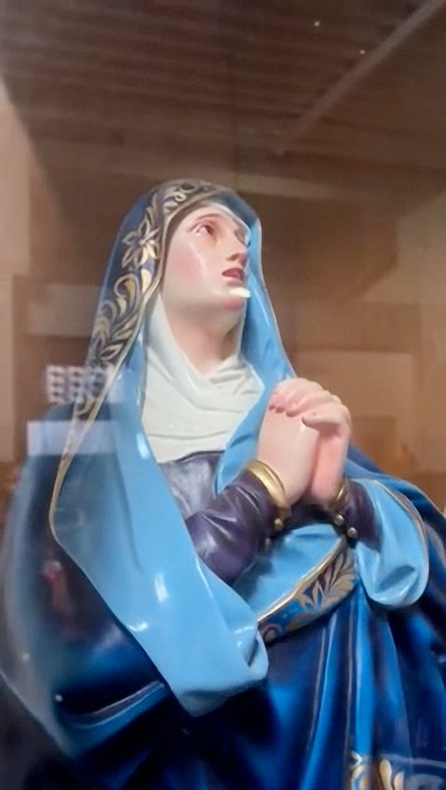 Read more about the article Devotees Claim Miracle As Virgin Mary Statue Weeps