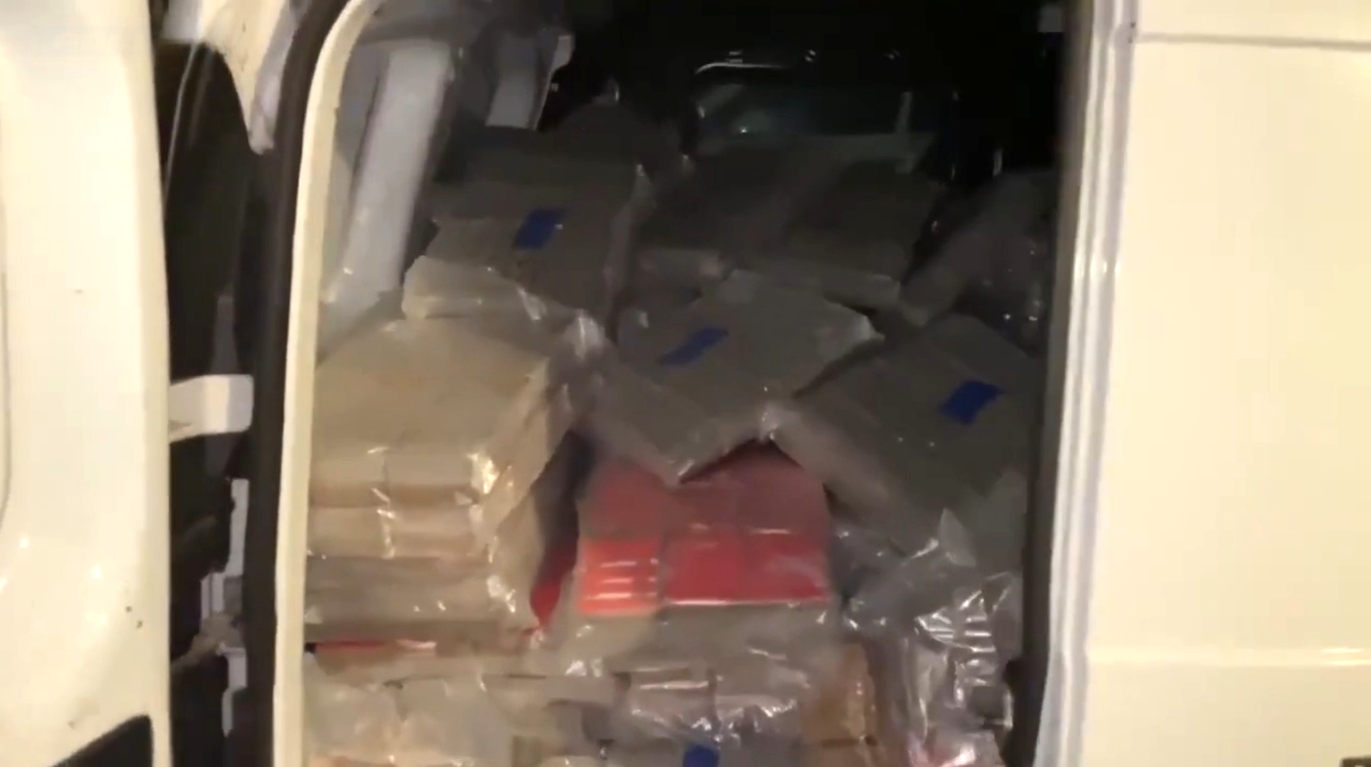 Read more about the article Man, 35, Arrested For Drug Dealing, Police Seize 885 Kilos Of Drugs