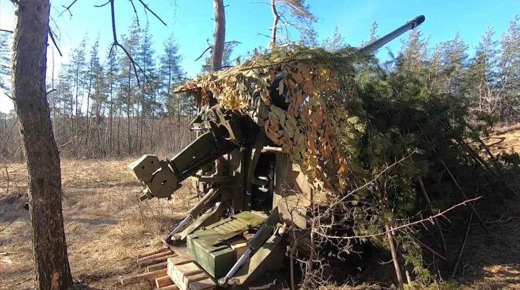 Read more about the article Russia Says Its Soldiers Destroyed Ukrainian Strongpoint With Self-Propelled 2S5 Giatsint-S Guns