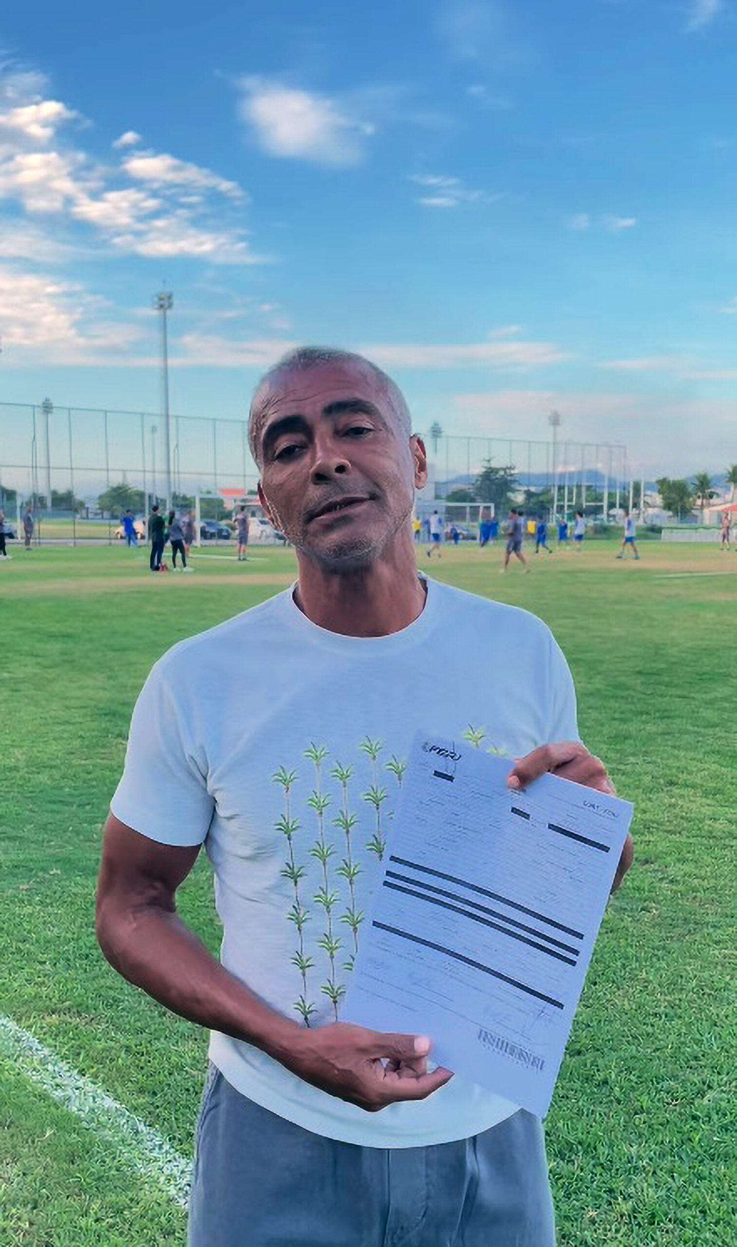 Read more about the article Brazil World Cup Legend Romario To Return To Pitch For His Club At 58 Some 15 Years After Retiring