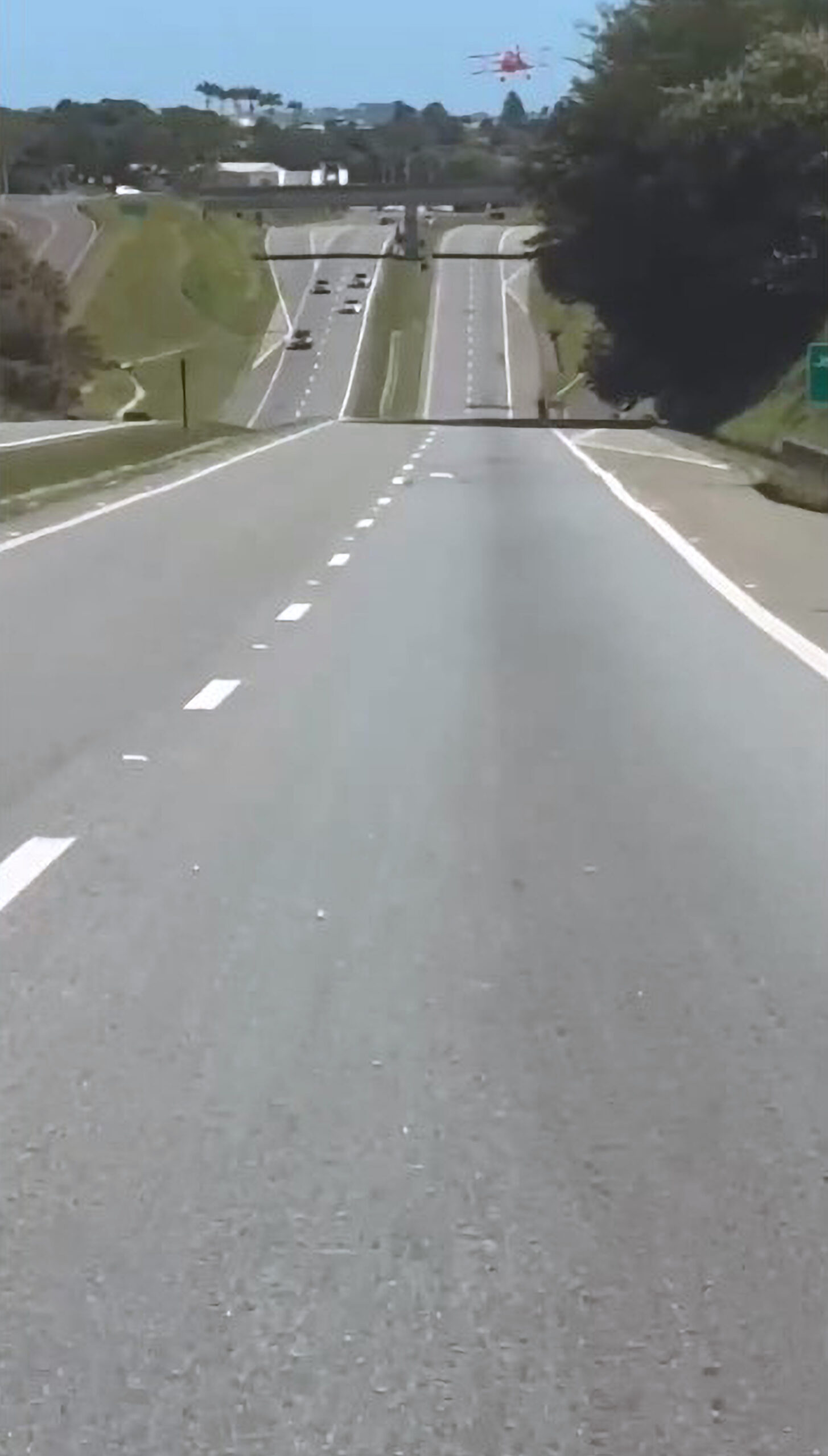 Read more about the article Pilot Crash Lands Experimental Stunt Plane On Motorway