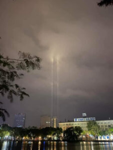 Read more about the article Mysterious Pillar Of Light Hovers Over City Just Like Video Game